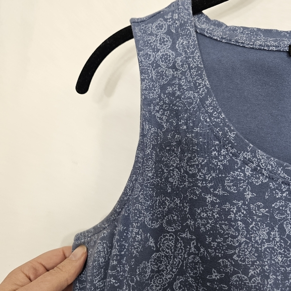 Frye Mini Tiered Sleeveless Shift Dress in Faded Bandana Blue - Picture 9 of 10